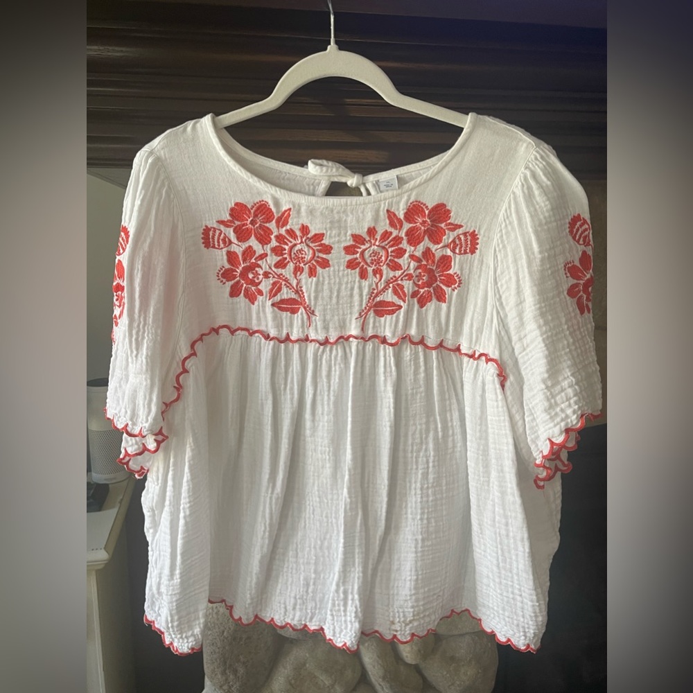 Old Navy Boho Embroidered Floral baby doll top